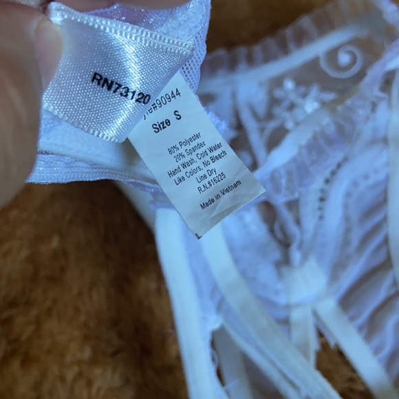 Bundles of lingeries from Seduction and Fredericks - Picture 5 of 15